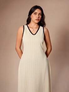 Lazeform Plus Size Contrast Color V-Neck Fitted Sleeveless Knit Jacquard Nightgown, Fashionable & Slimming, Spring/Summer - Apricot - View 5