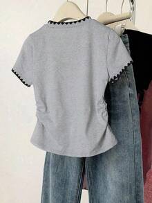 Elladie kids Áo thun bé gái tuổi teen dễ thương, tối giản, in nơ, cạp chun, màu xám tro, thích hợp cho mùa xuân và hè, thoải mái và năng động, thuộc dòng sản phẩm mùa hè mát mẻ, cần thiết cho bé gái đi học, thời trang hè cho bé gái, phong cách cơ bản, phong cách Hàn Quốc mùa xuân hè, thời trang hàng ngày cho trẻ em. - Màu Xám nhạt - Xem 2