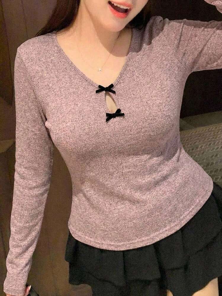 Dazy Plus Plus Size Women V-Neck Solid Color Elastic Bow Decor Hollow Long Sleeve Gray T-Shirt