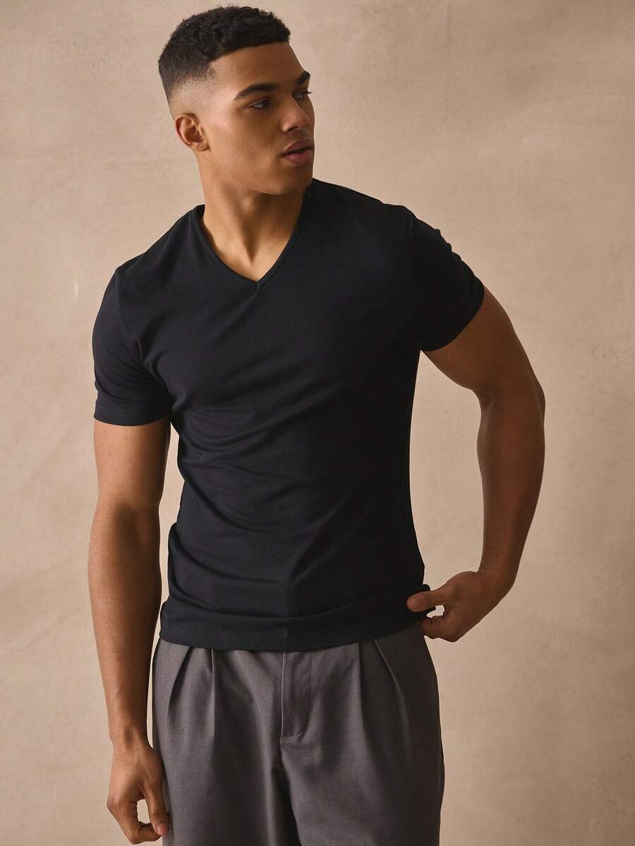 Musero 短袖修身基础款纯色V领T恤，秋冬必备单品，打造百变胶囊衣橱 - 黑色 - 查看 1