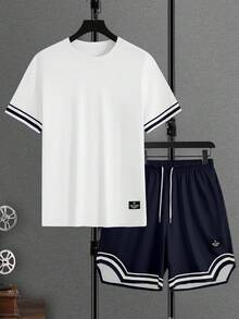 Manfinity Homme Bộ đồ nam gồm áo thun ngắn tay cổ tròn in chữ và kẻ sọc, kết hợp quần short cạp chun, kiểu dáng thường ngày. - Nhiều màu - Xem 7