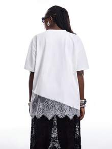 LYSMO 大码不对称下摆蕾丝宽松短袖T恤，夏季上衣，不对称蕾丝上衣，女士超大码T恤 - 白色 - 查看 2