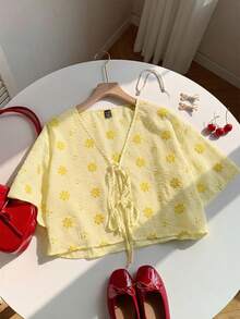 SHEIN EZwear Áo kiểu nữ cỡ lớn màu vàng mù tạt kẻ caro thêu hoa, cổ buộc dây, thích hợp cho đầu mùa thu. - Màu vàng ngỗng - Xem 4