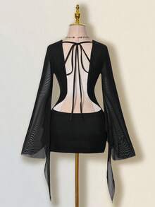 SHEIN ICON Vestido mini sexy con escote pronunciado, parches de malla y espalda descubierta - Negro - Ver 2