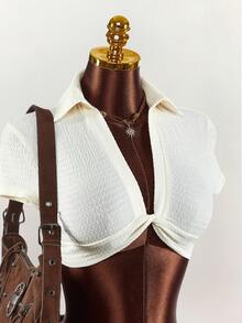 Amplova 2026 女士度假风纹理面料 V 领扭结前襟短款衬衫 - 杏色 - 查看 5