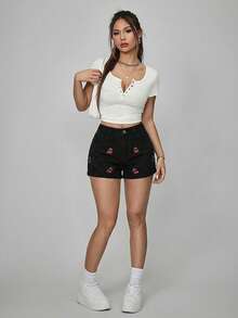 SHEIN PETITE Shorts vaqueros casuales con estampado de cerezas para mujer - Negro - Ver 4