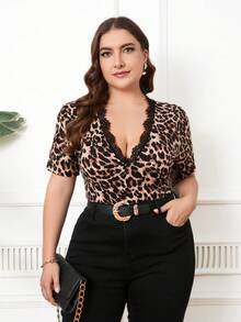 SHEIN Clasi Plus Size Lace Patchwork Deep V-Neck Leopard Print Fitted Short Sleeve T-Shirt - Multicolor - View 4