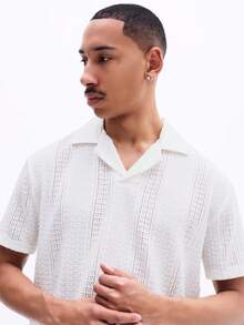 SUMWON Men's White Short Sleeve Textured Knit Polo Shirt With Vertical Stripe Pattern And Classic Collar - White - View 5