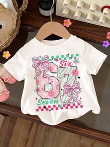 SHEIN T-shirt à col rond à manches courtes décontracté avec imprimé graphique à damier coloré à la mode, numéro 67, nœud papillon, étoile, visage. Convient pour le port quotidien au printemps et en été, les sorties, la photographie de rue, le hip-hop, les filles élégantes, les tenues décontractées, les enfants. Nouveau style, homecoming, point de vue, chic - Multicolore - Voir 3