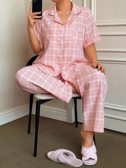 Napfluff CURVE 泡泡纹理格纹印花翻领开衫短袖和裤子睡衣套装