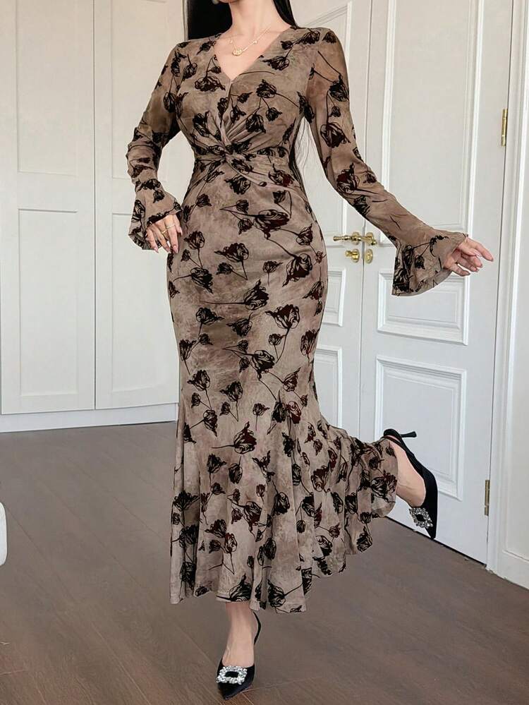 Women's V-Neck Cinched Waist Bodycon Long Sleeve Mermaid Dress Sundress