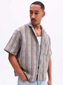 SUMWON Chemise à manches courtes boutonnée avec col châle, coupe ample, imprimé tapisserie. Motif géométrique, tissu tissé, style décontracté pour l'été - Multicolore - Voir 1