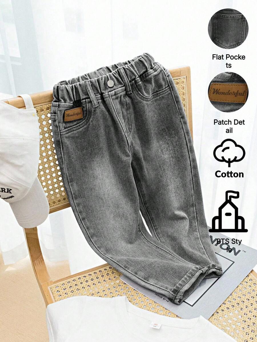 SHEIN Playful Pals Denimly 春夏新款男童浅蓝色牛仔宽松弹力腰裤,舒适易穿,搭配简约T恤或衬衫,打造休闲时尚造型,另有卡通图案可选,增添活泼气息,适合日常穿着,如上学、户外活动、旅行、家庭活动、聚会等。 - 灰色 - 查看 1