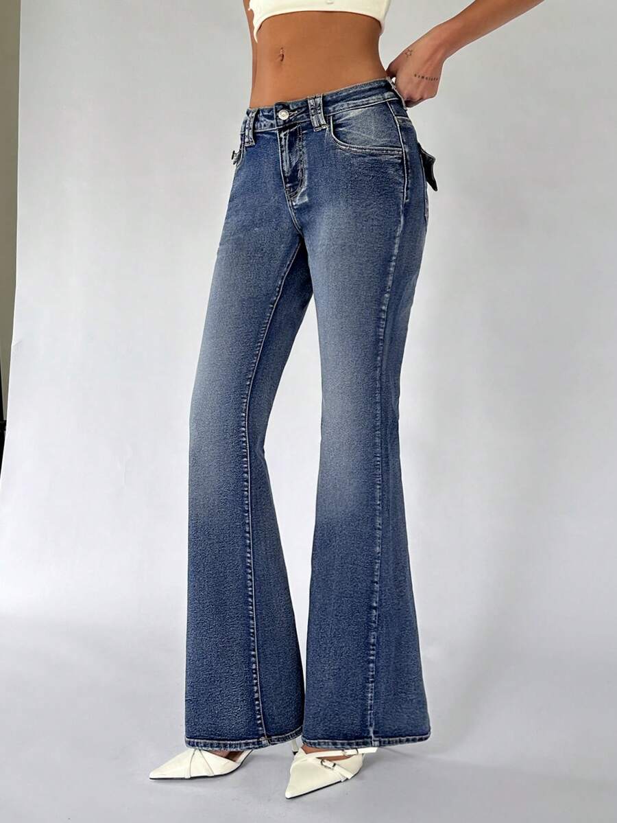 TRNVIE 女士休闲时尚街头日常通勤低腰喇叭牛仔裤 - 中等水洗藍 - 查看 1