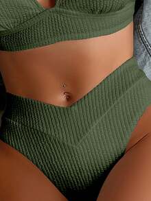 Swim Basics Conjunto de traje de baño minimalista de un solo color para uso diario de mujer - Verde militar - Ver 3
