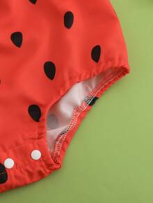 SHEIN Peto de bebé niño de verano con patrón de sandía, de tejido suelto y ajustable, adecuado para regalos de un año, fiestas de cumpleaños, juegos al aire libre, etc. - Rojo - Ver 5