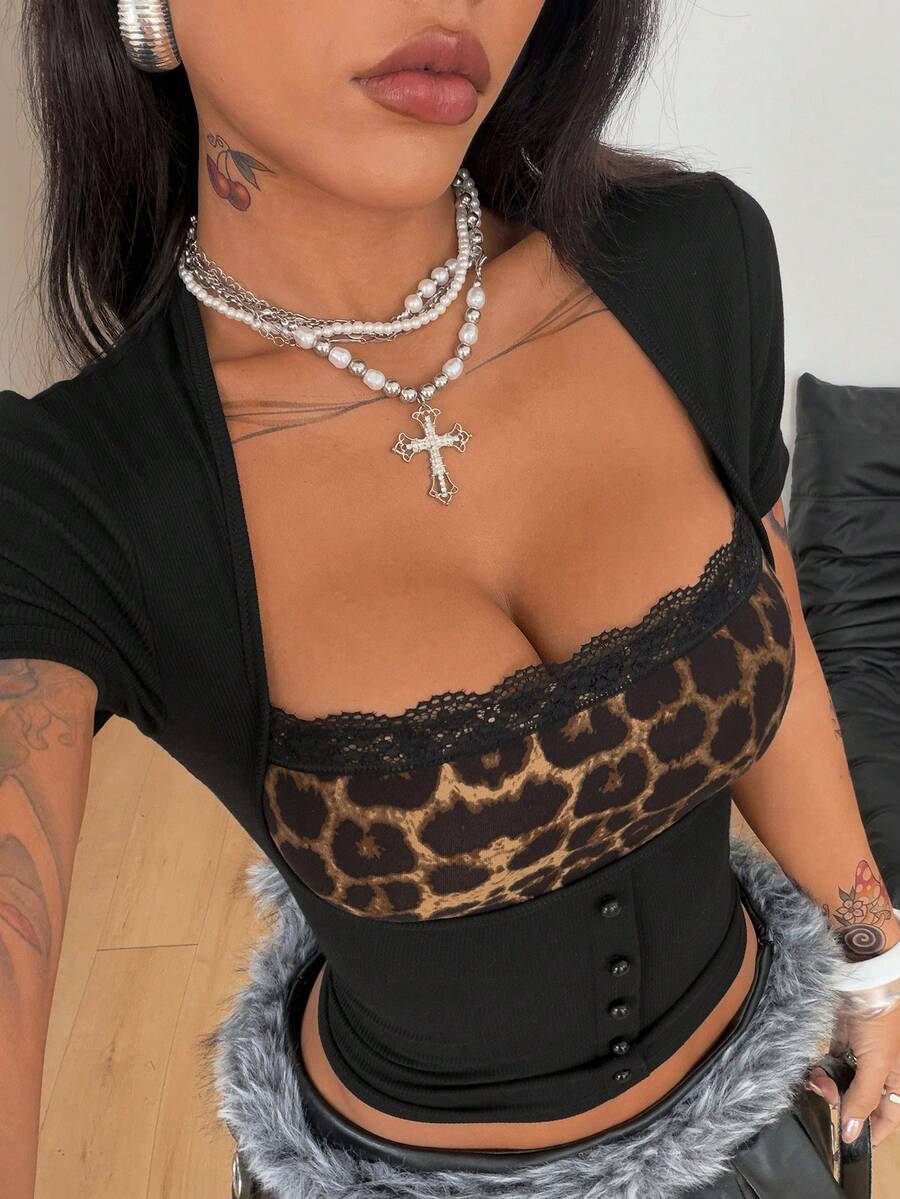 Coolane 夏季女士外出休闲街头风节日休闲大学生返校日常穿着豹纹撞色蕾丝黑色抹胸方领短袖T恤 - 黑色 - 查看 1