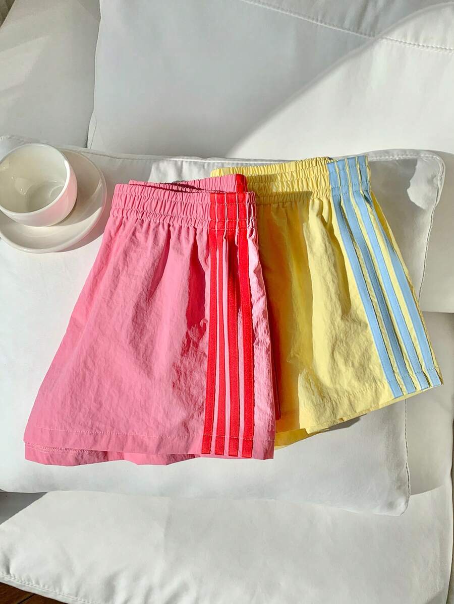 Comfortcana 2 chiếc quần short thể thao nữ dáng rộng, cạp chun, kẻ sọc bên hông, thích hợp cho mùa tựu trường. - Nhiều màu - Xem 1