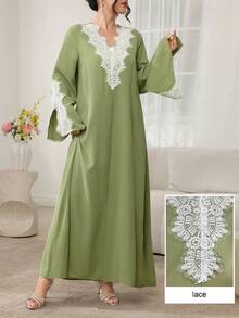 Al Najma Bata elegante con cuello en V, manga larga acampanada, estilo suelto y juvenil, con aplicaciones de encaje - Verde - Ver 10