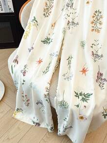 GlowEve CURVE Plus Size Women's Elastic Waist Fresh Floral Print Straight Leg Pants, Spring/Summer - Multicolor - View 4