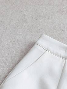 Franclia Petite 女士新款春夏荷叶边拼接优雅白色短裤，适合娇小身材 - 白色 - 查看 5