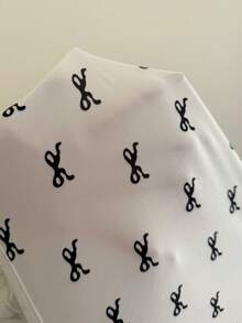 SHEIN Bộ 2 món áo nỉ và quần dài màu hồng nhạt Lowkey Lull với nơ trang trí, kiểu dáng tối giản thoải mái, đồ ngủ mùa thu thời trang dành cho cả nam và nữ. - Đen và trắng - Xem 6