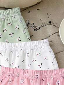 SHEIN Playful Pals 3件組女嬰粉色碎花短褲套裝，可愛夏季度假風，清新綠、純白、柔粉，彈性腰頭，柔軟面料 - 彩色 - 查看 5