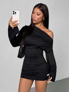 SHEIN PETITE 女款黑色優雅性感時尚夜店風秋季露肩洋裝，極簡休閒不對稱肩露背純色冬季洋裝，適合嬌小女性 - 黑色 - 查看 6