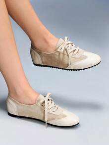 CUCCOO GRLICON 女士方头系带休闲平底鞋，适合圣诞节穿着 - 杏色 - 查看 4