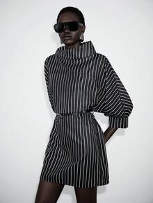 Lumivelle 黑白竖条纹女士短款连衣裙，宽松H型立领蝙蝠袖设计，时尚简约休闲显瘦通勤连衣裙 - 黑與白 - 查看 4