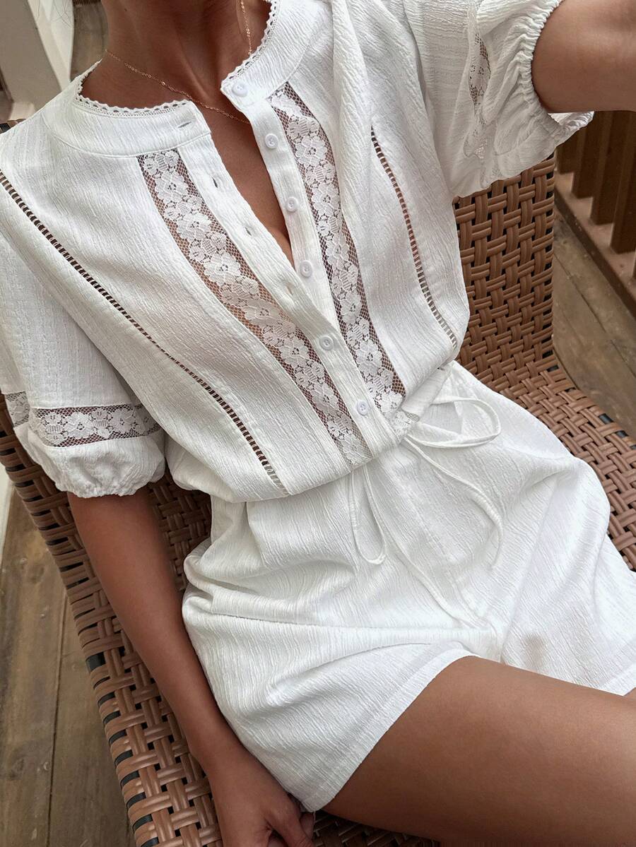 Livesso 白色蕾丝拼接上衣搭配直筒休闲短裤套装，适合音乐节、情人节、婚礼、度假、海滩等夏季场合。 - 白色 - 查看 1