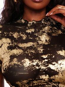 SHEIN SXY 大码女式时尚镀金高弹网纱不对称下摆透视短袖上衣，时尚、优雅、性感，适合度假、情人节、婚礼宾客、复古、派对、舞会等场合。 - 黑色 - 查看 8