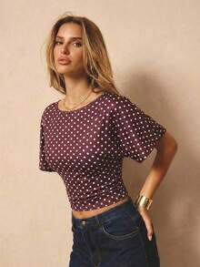 Aloruh 女士波点印花圆领短袖褶皱腰部时尚T恤，深紫色波点宽松短袖上衣，后腰系带设计，显瘦效果，适合夏季海滩度假、热带春季等场合穿着。 - 咖啡棕 - 查看 3