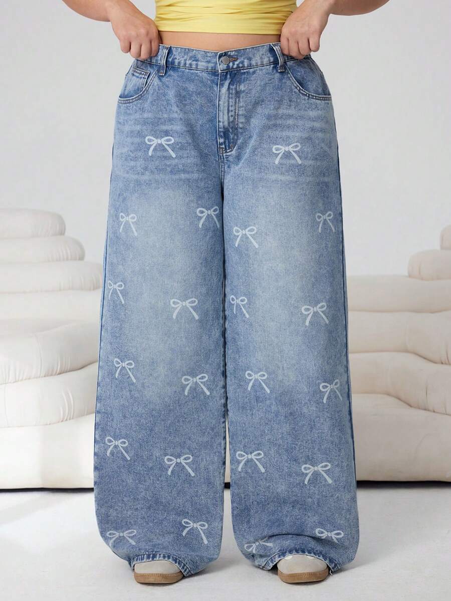 Solflare Quần jeans nữ cỡ lớn, dáng rộng, có nơ và túi, thích hợp mặc mùa xuân đến hè, đi làm, đi nghỉ mát, tốt nghiệp, phong cách Y2K, dễ thương, thời trang đường phố, dự tiệc, cưới, thanh lịch, công sở, thường ngày, dành cho nữ và thiếu nữ. Quần jeans denim dáng rộng, họa tiết nơ thời trang, thích hợp cho vẻ ngoài thường ngày. - Màu xanh lam - Xem 1