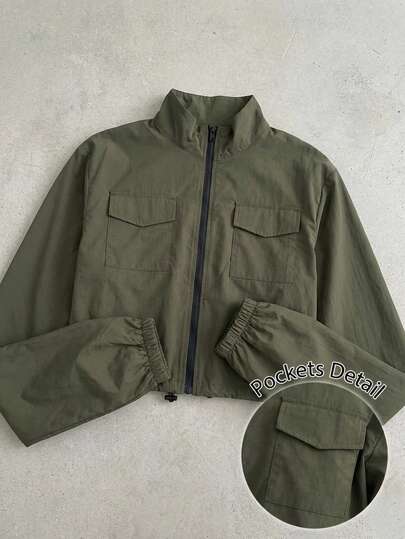 Chamarra Corta Tipo Bomber jacket para Dama Mujer Casual Ligera Estilo Militar Rompevientos con Cierre Frontal y Cuello Alto Bolsillos bolsas cargo con Solapa Manga Larga Elástica Ajustable  Jareta Verde Olivo Militar Urbano Deportiva Juvenil Atemporal Primavera Otoño Cintura Ajustable con Jareta y Ajustador Color Verde Olivo Militar Army Urbano Casual Deportiva Juvenil Moderna Versátil Outfit Capas Primavera Otoño Invierno Atemporal Estilo Militar / Army Bomber Jacket corta Chamarra tipo Cargo