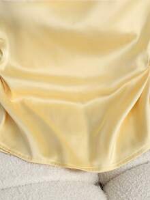 Franclia New Off-Shoulder Minimalist Blouse For Women, Spring/Summer - Light Yellow - View 4