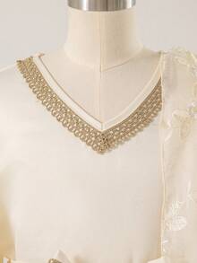 女童优雅泡泡袖V领长袖连衣裙，饰有金色蕾丝边，适合旅行和休闲穿着，春夏款 - 米色 - 查看 7