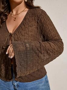 Comfylo 大码女式纯色前系带喇叭袖时尚衬衫 - 卡其色 - 查看 6