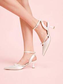 CUCCOO DOLLMOD 米色缎面尖头高跟鞋，蝴蝶结系带镂空细高跟婚鞋 - 米色 - 查看 3