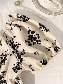 SHEIN Áo kiểu vintage ngọt ngào cho bé gái: Viền ngọc trai + chấm bi trắng, tay phồng ngắn, cổ vuông, eo nhún, mỏng nhẹ, không bồng bềnh, kiểu áo rộng rãi thoải mái, thích hợp cho hẹn hò/đi chơi hàng ngày, mùa xuân & hè. - Nhiều màu - Xem 5