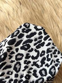 Women's Comfortable Ice Silk Contrast Lace Seamless Panties - Black and White - View 9