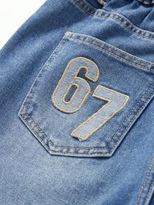 Jeans de pierna ancha con diseño de lavado desgastado vintage clásico azul oscuro, aplicación de dígito "67" y bordado de estrella multicolor para adolescentes - Azul lavado oscuro - Ver 7
