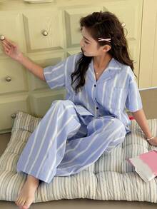 Dazy Kids Bộ đồ ngủ cho bé gái tuổi teen, gồm áo và quần ngắn tay cổ ve áo kẻ sọc, cài cúc một hàng. - Màu xanh lam - Xem 7