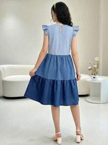 SHEIN 少女时尚休闲 Y2K 复古酷炫街头浅蓝深蓝配色舒适宽松牛仔连衣裙，适合少女日常穿着、春夏派对装扮、节日装扮和街头服饰。 - 藍色 - 查看 2