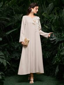 Al Najma 女士优雅日常珍珠3D花卉装饰宽松修身长款休闲阿拉伯连衣裙 - 杏色 - 查看 7