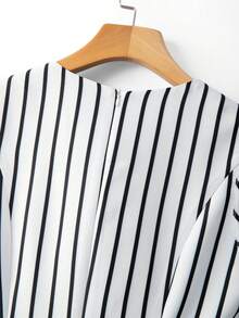 SHEIN Elenzya 女士黑白条纹无袖蝴蝶结装饰圆领腰带口袋A字迷你连衣裙，优雅通勤可爱百搭春夏款 - 黑與白 - 查看 6