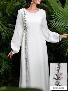 Al Najma 优雅花卉蕾丝拼接系带长袖宽松睡袍 - 白色 - 查看 4