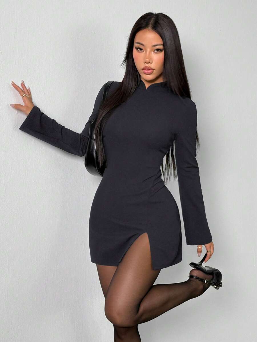 SHEIN PETITE 新款情人节/中国新年服装：复古硬币图案立领修身喇叭袖口优雅红色连衣裙，适合约会和派对穿着 - 深灰色 - 查看 1