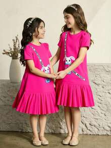 SHEIN Vestido de manga abullonada de cuello redondo y bajo plisado de letra de verano con dibujo animado de conejo para niña preadolescente - Rosa Fucsia - Ver 6