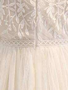 少女优雅奢华网纱拼接连衣裙，适合生日派对、婚礼、花童礼服、公主裙等场合。 - 白色 - 查看 4